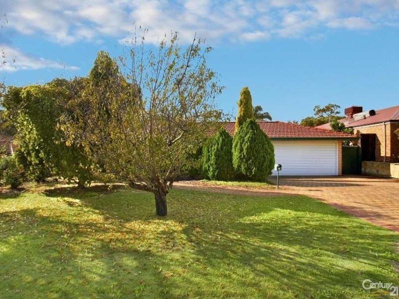 19 Treaty Oak Cove, Bibra Lake WA 6163