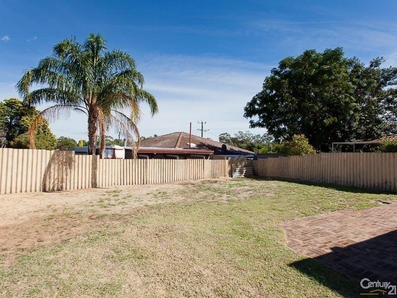 1 Lawrence Street, Gosnells WA 6110