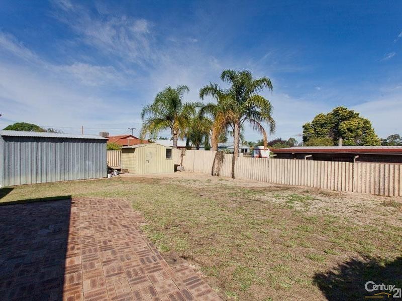 1 Lawrence Street, Gosnells WA 6110