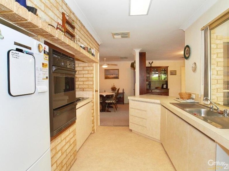 3 Maitland Place, Thornlie WA 6108