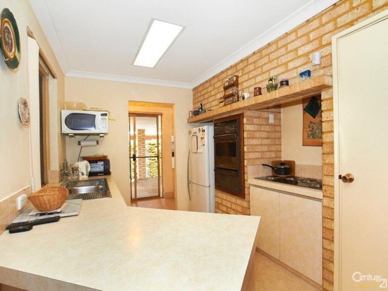 3 Maitland Place, Thornlie WA 6108