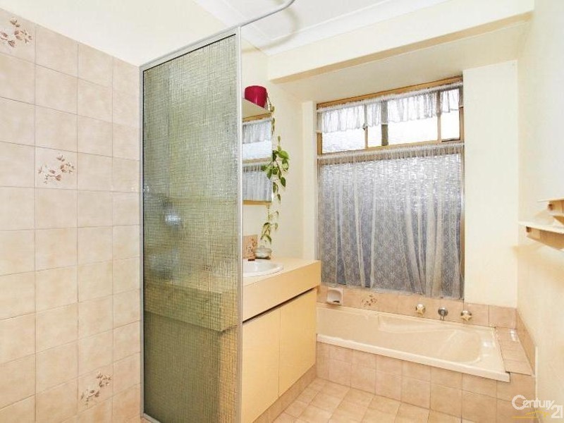 3 Maitland Place, Thornlie WA 6108