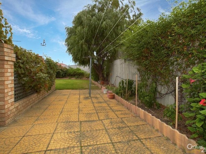 3 Maitland Place, Thornlie WA 6108