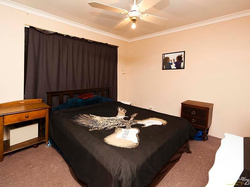 4 Cowlishaw Rise, Parmelia WA 6167