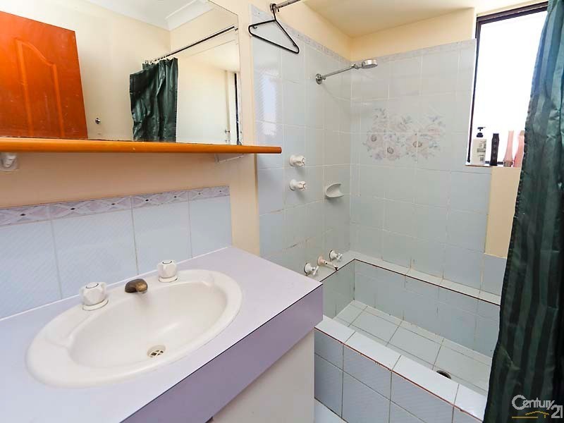 4 Cowlishaw Rise, Parmelia WA 6167