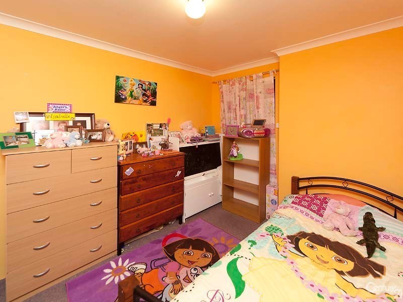 4 Cowlishaw Rise, Parmelia WA 6167