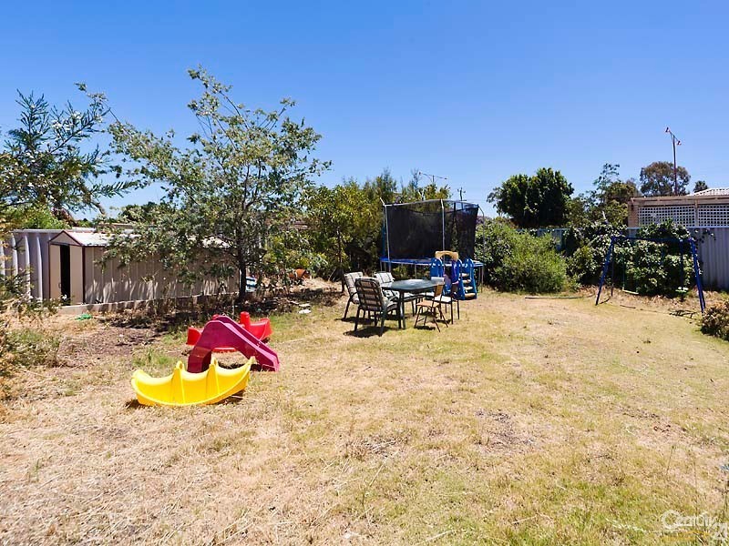 4 Cowlishaw Rise, Parmelia WA 6167