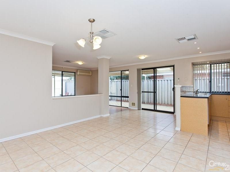 2 Turf Glen, Thornlie WA 6108