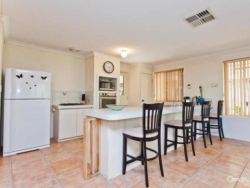 60 Cardiff Loop, Huntingdale WA 6110