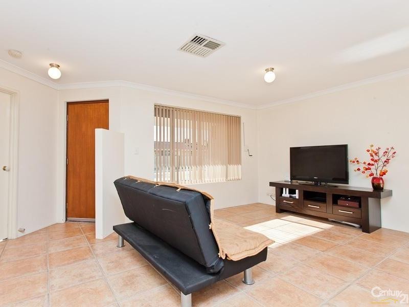 60 Cardiff Loop, Huntingdale WA 6110