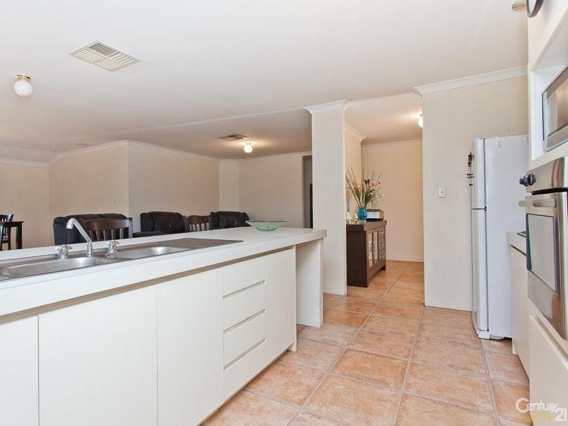 60 Cardiff Loop, Huntingdale WA 6110