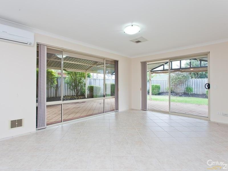 5 Firefalls Close, Huntingdale WA 6110