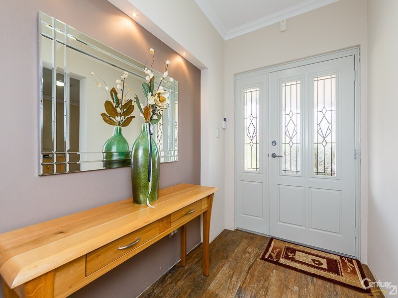 5 Tonbridge Way, Thornlie WA 6108