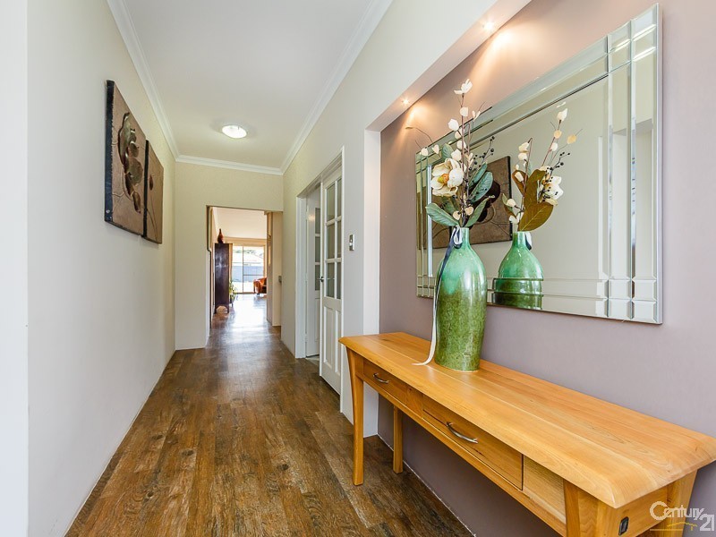 5 Tonbridge Way, Thornlie WA 6108