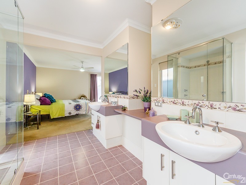 5 Tonbridge Way, Thornlie WA 6108