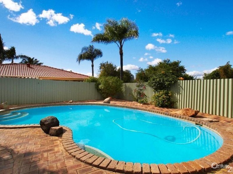 7 Hill Court, Thornlie WA 6108