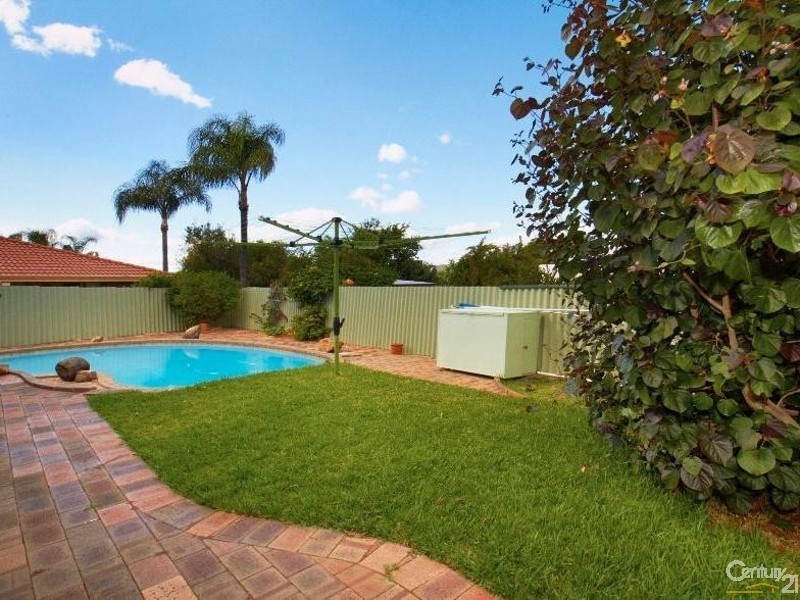 7 Hill Court, Thornlie WA 6108