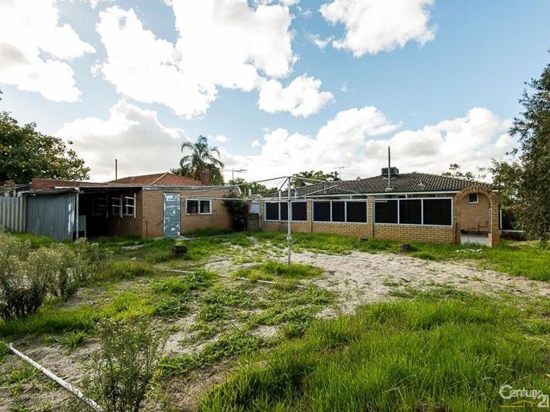 17 Lennox Road, Thornlie WA 6108