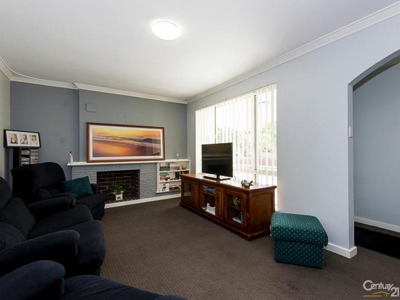 17 Lennox Road, Thornlie WA 6108