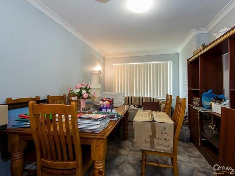 17 Lennox Road, Thornlie WA 6108