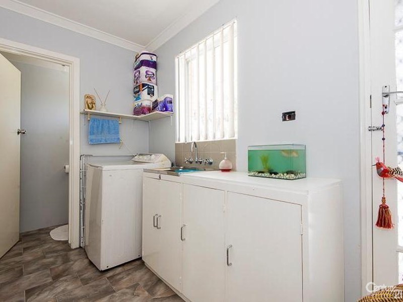 17 Lennox Road, Thornlie WA 6108