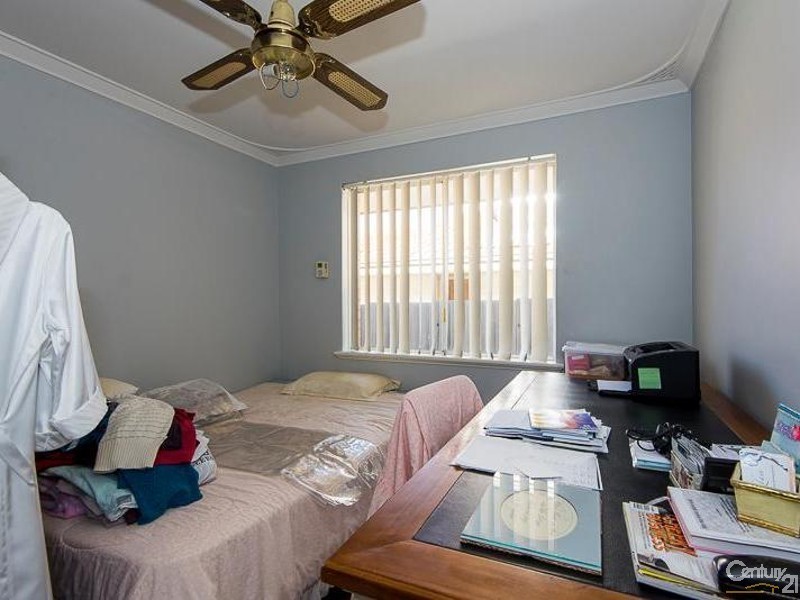 17 Lennox Road, Thornlie WA 6108