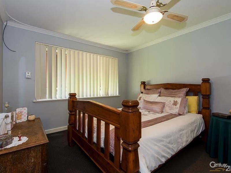 17 Lennox Road, Thornlie WA 6108