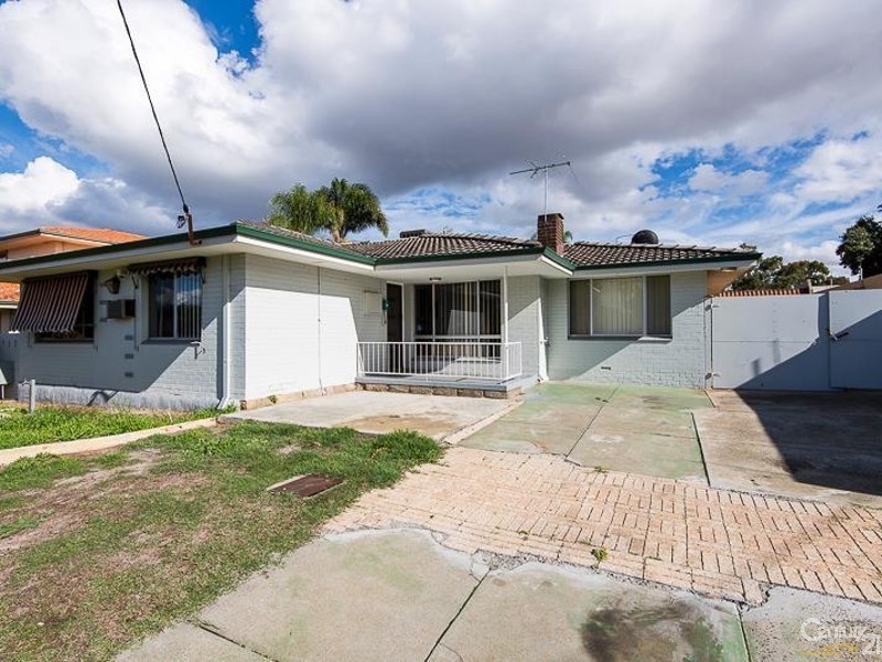 17 Lennox Road, Thornlie WA 6108