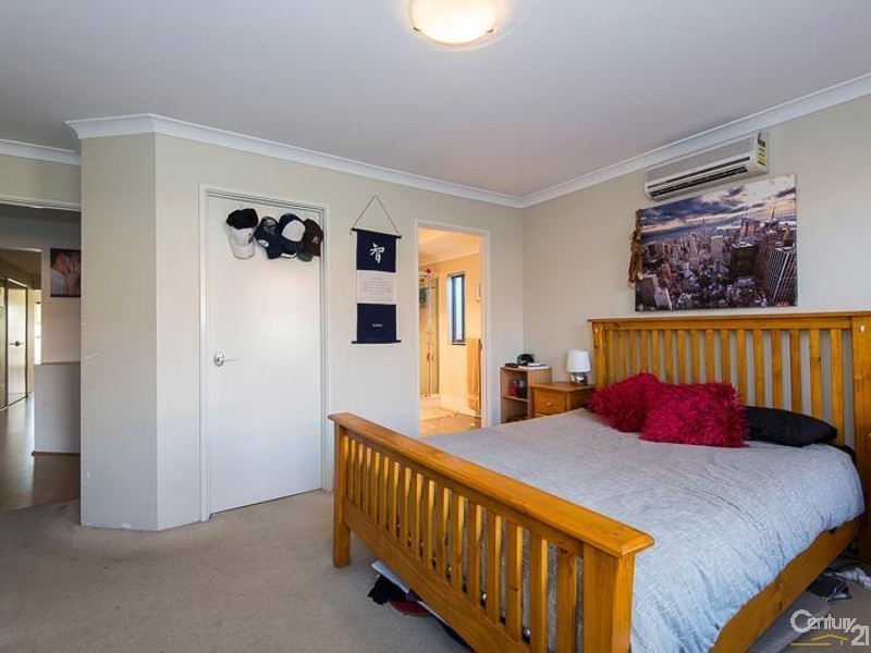 2/21 Monroe Turn, Success WA 6164