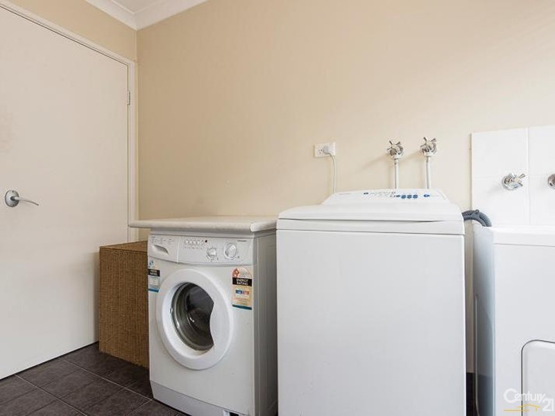 2/21 Monroe Turn, Success WA 6164