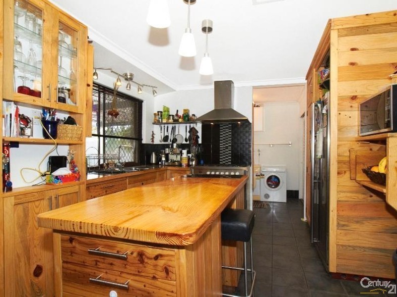 24 Hackettiana Avenue, South Lake WA 6164