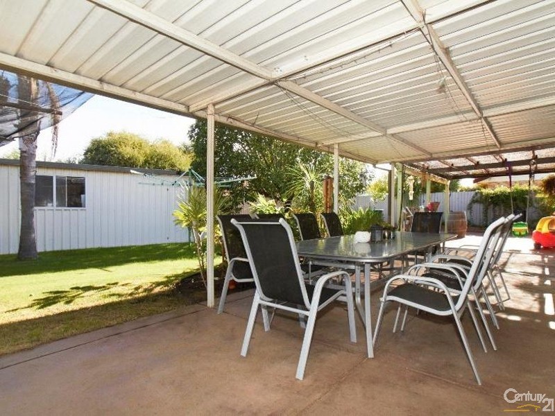 24 Hackettiana Avenue, South Lake WA 6164