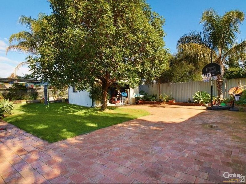 24 Hackettiana Avenue, South Lake WA 6164