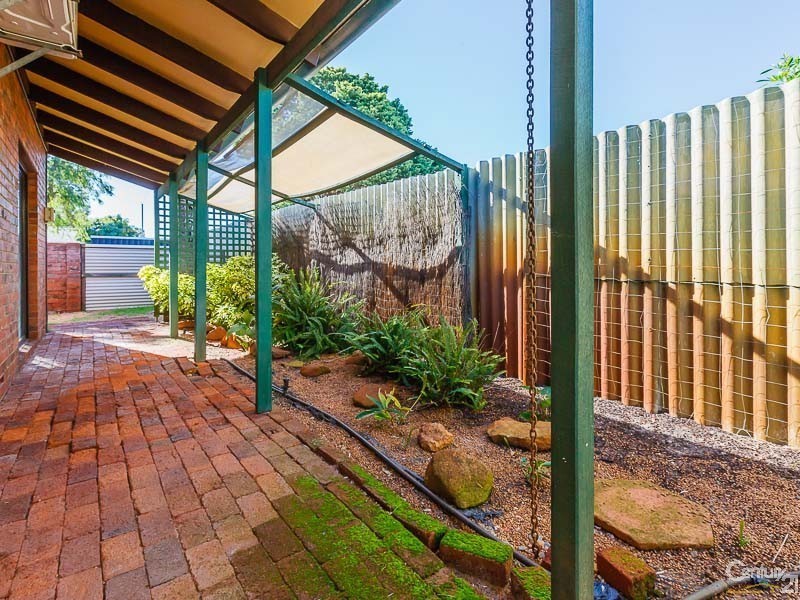 10 Oakfield Place, Kelmscott WA 6111