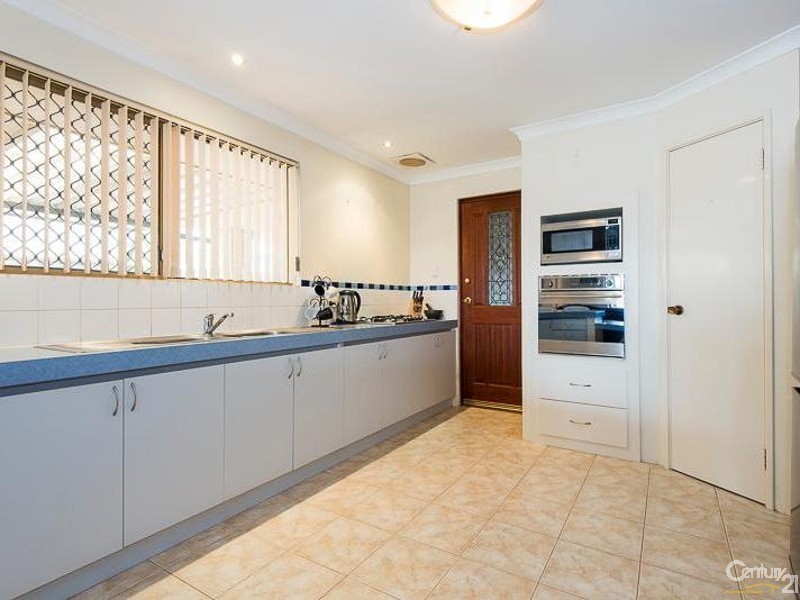 10 Debutante Close, Huntingdale WA 6110