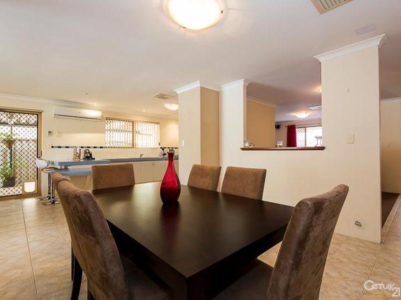 10 Debutante Close, Huntingdale WA 6110