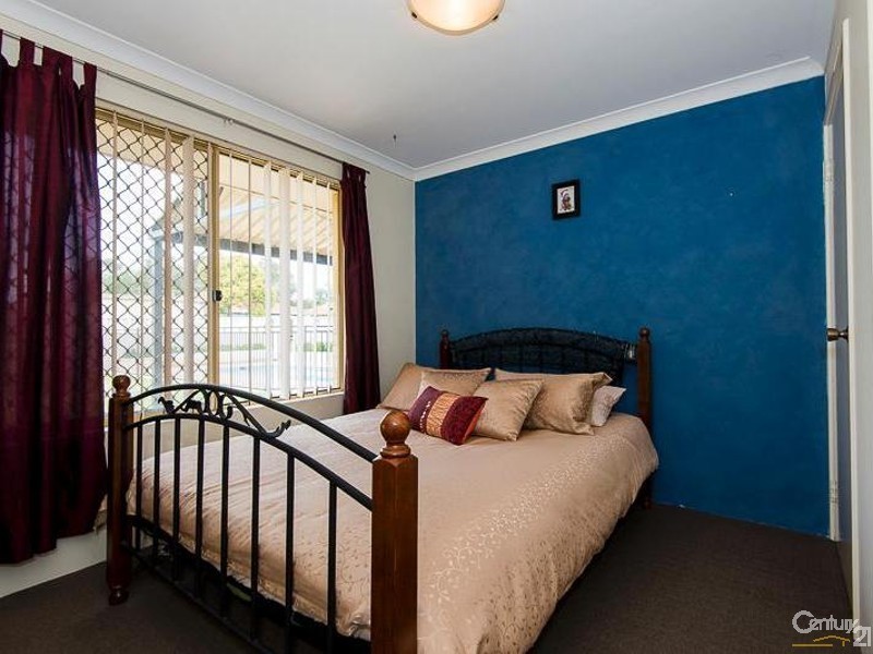 10 Debutante Close, Huntingdale WA 6110