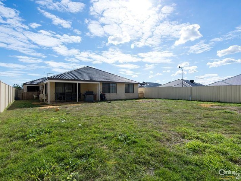 85 Southampton Drive, Piara Waters WA 6112