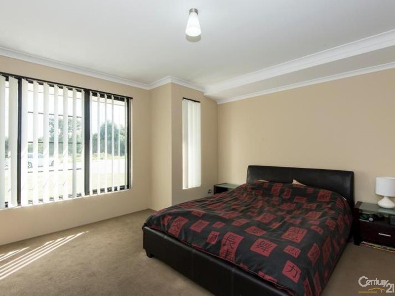 85 Southampton Drive, Piara Waters WA 6112