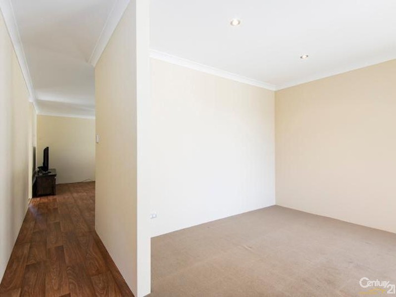 85 Southampton Drive, Piara Waters WA 6112