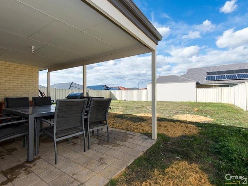 85 Southampton Drive, Piara Waters WA 6112