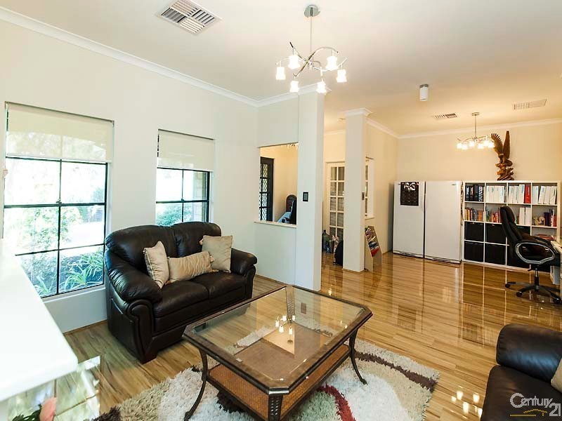 28 Oak Way, Baldivis WA 6171