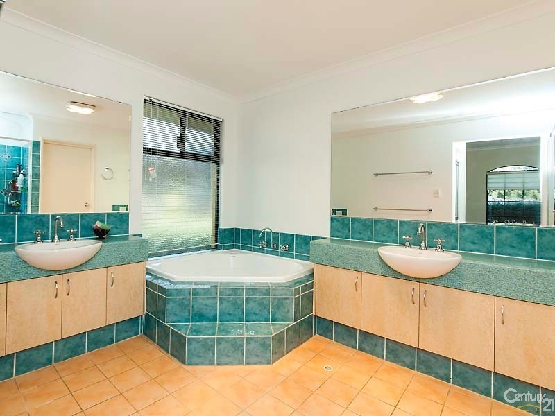 28 Oak Way, Baldivis WA 6171