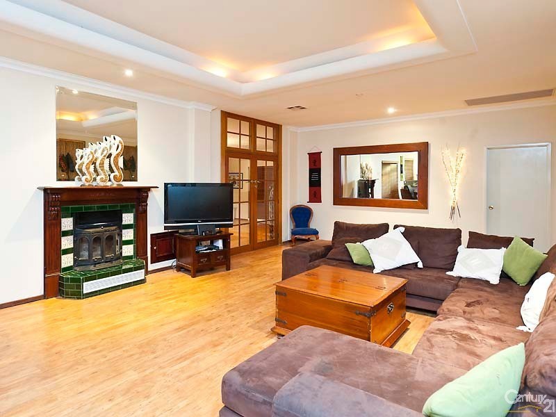 109 Brooklands Drive, Henley Brook WA 6055