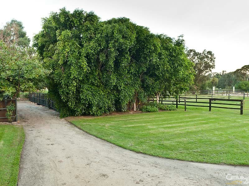 109 Brooklands Drive, Henley Brook WA 6055