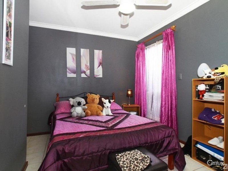 18b Spring Road, Thornlie WA 6108