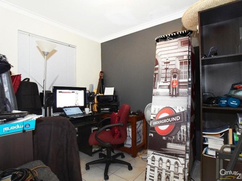 18b Spring Road, Thornlie WA 6108