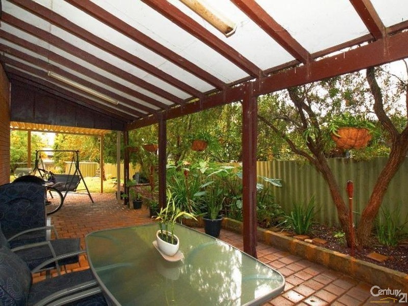 18b Spring Road, Thornlie WA 6108