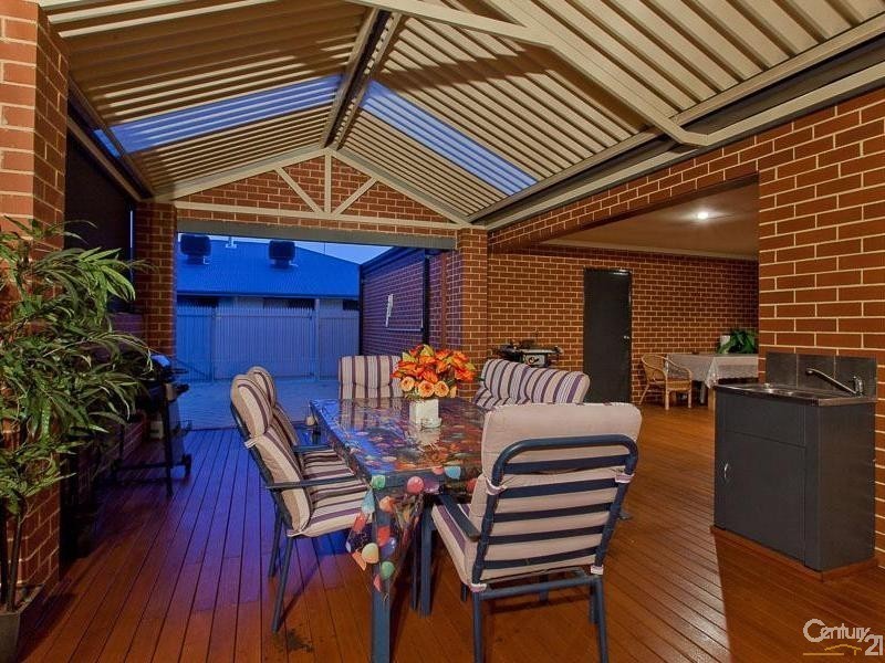 16 Parkview Drive, Southern River WA 6110