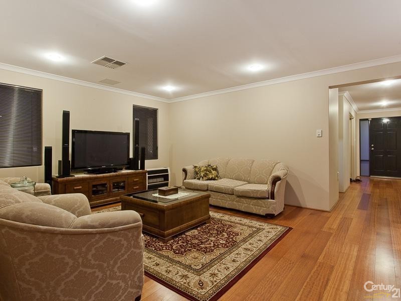 16 Parkview Drive, Southern River WA 6110